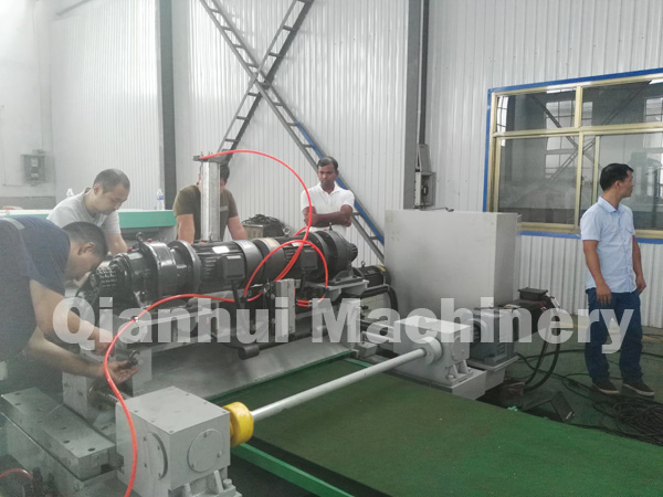 veneer peeling machine.jpg veneer peeling machine.jpg